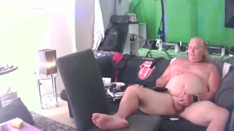 goldyguy011 online show from December 26, 2024, 8:53 pm