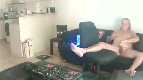 goldyguy011 online show from June 1, 2026, 2:02 am