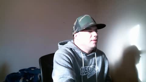 Snapshot of goleafzgo chatting on December 14, 2025, 8:02 pm goleafzgo online show from December 14, 2025, 8:02 pm