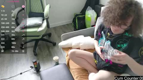 gomoreup online show from September 24, 2025, 5:49 pm