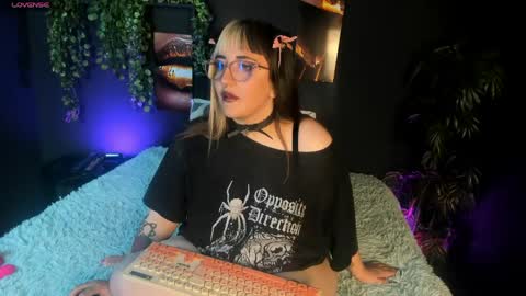 gomory_kitty online show from April 18, 2026, 4:44 pm