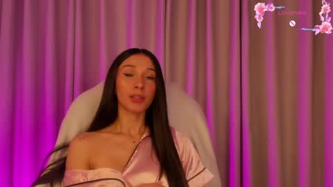 Rose  online show from February 3, 2025, 10:47 am