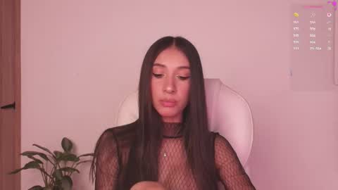 Snapshot of gorgeous_brunette chatting on June 21, 2026, 7:33 am Rose online show from June 21, 2026, 7:33 am