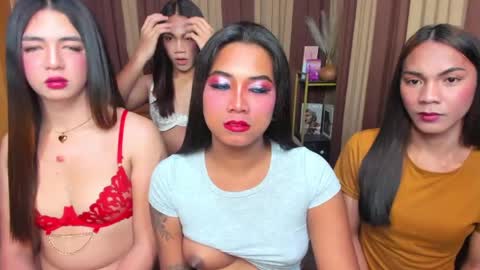 RIANA online show from April 22, 2026, 7:11 am