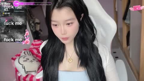 gorgeous girl33 online show from February 26, 2025, 12:49 am