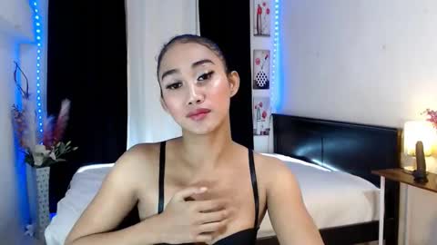 gorgeous_nicole online show from February 12, 2025, 10:37 pm