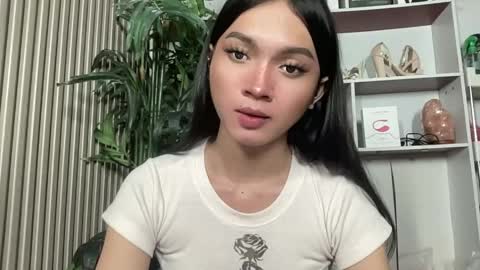 D I A N A online show from April 16, 2026, 9:39 pm