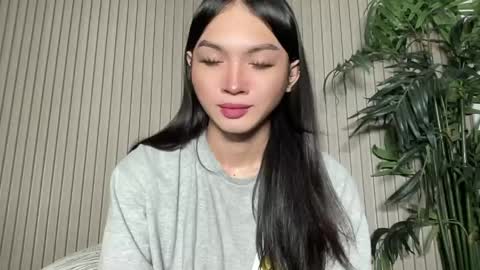 D I A N A online show from April 21, 2026, 6:23 pm