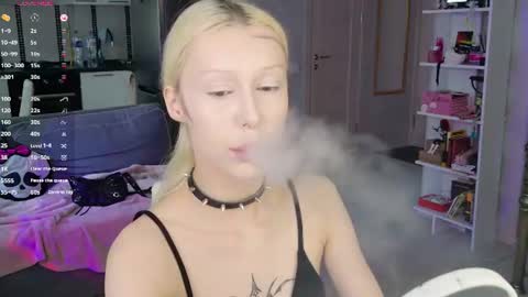 Snapshot of goth__tv chatting on June 29, 2026, 9:37 am Violeta online show from June 29, 2026, 9:37 am