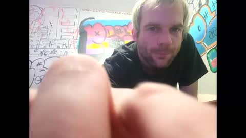 gothboityplz online show from November 7, 2025, 8:25 am