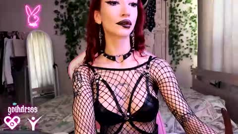    online show from September 26, 2025, 6:06 am