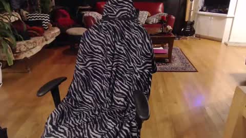 Hezra online show from February 7, 2025, 1:47 am