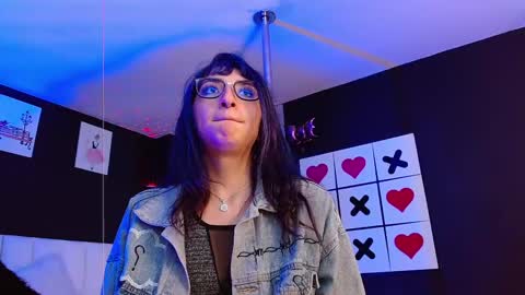 Meredith Alessandra online show from March 4, 2025, 10:46 am