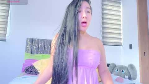 GRECIADOMM555 online show from November 5, 2025, 7:14 pm