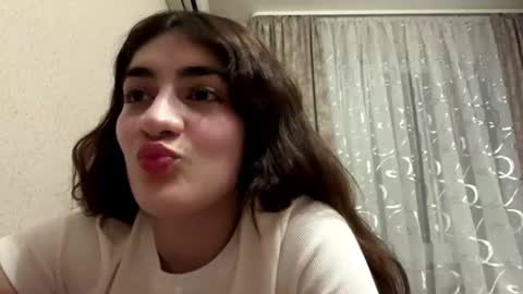 Snapshot of graciaweltha chatting on August 6, 2026, 8:33 pm Rira online show from August 6, 2026, 8:33 pm