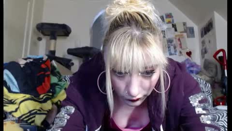 gracielynne1989 online show from April 22, 2026, 6:53 pm
