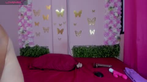 Mi Name is violeta  online show from November 5, 2025, 8:42 pm