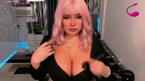 PAULATHEONE online show from April 21, 2026, 8:31 am