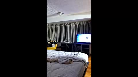 Snapshot of greatfullone chatting on April 5, 2026, 11:35 pm greatfullone online show from April 5, 2026, 11:35 pm