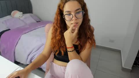 GreciaRuiz online show from March 4, 2025, 5:56 pm