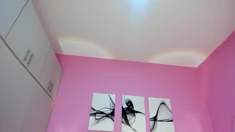 green_lov online show from October 23, 2025, 12:15 pm