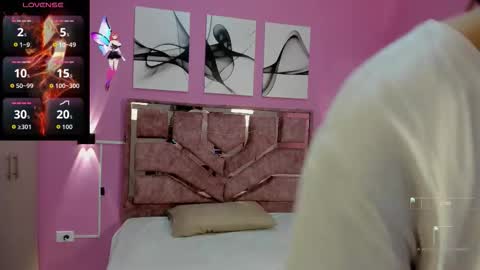 green_lov online show from November 4, 2025, 12:15 pm