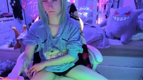 GreenEyedLovexo online show from November 24, 2025, 4:01 am