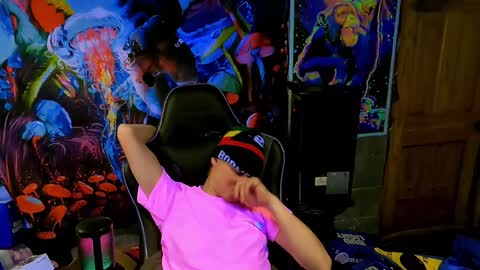 Greenlungs8195 online show from February 8, 2025, 12:17 pm