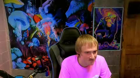 Greenlungs8195 online show from February 16, 2025, 6:43 am