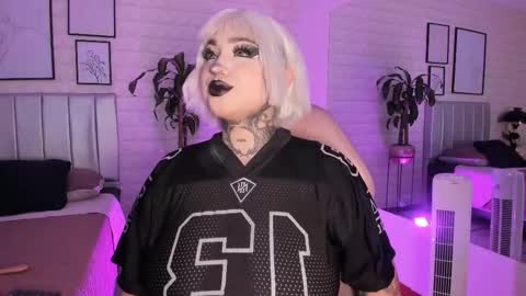   online show from November 20, 2025, 7:13 pm