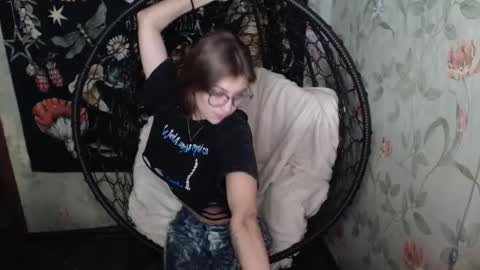 Lina online show from September 25, 2025, 12:20 pm