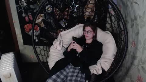 Lina online show from October 8, 2025, 2:36 pm