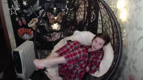 Lina online show from November 10, 2025, 12:37 pm