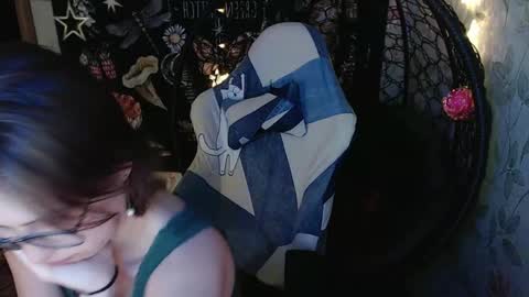 Lina online show from April 19, 2026, 12:26 pm