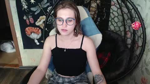 Lina online show from June 7, 2026, 11:58 am