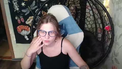 Snapshot of greenwitch9 chatting on July 22, 2026, 12:08 pm Lina online show from July 22, 2026, 12:08 pm