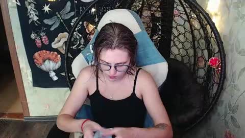 Snapshot of greenwitch9 chatting on July 23, 2026, 12:03 pm Lina online show from July 23, 2026, 12:03 pm