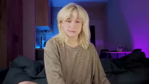 Greg-independent model online show from September 21, 2025, 8:32 pm