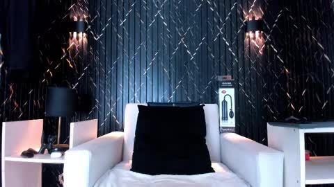 GregorySforza online show from April 21, 2026, 3:57 am