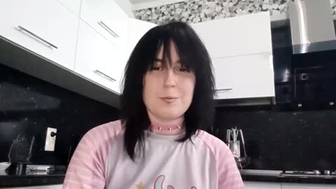 Lilu online show from March 13, 2026, 6:42 am