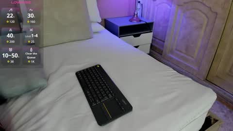 greidy_baker online show from October 24, 2025, 3:36 am