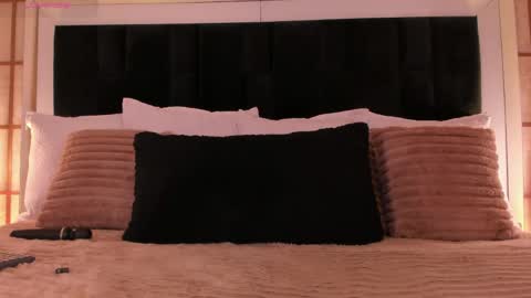 Greta Velvet  online show from April 23, 2026, 8:11 pm