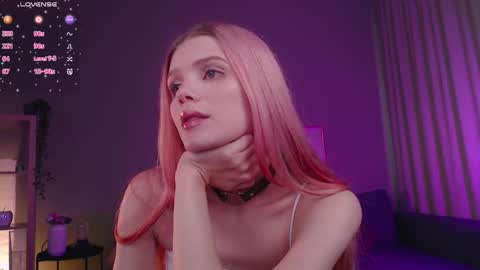 gretchen_mol online show from October 12, 2025, 7:40 am