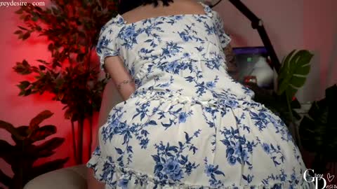       2 online show from November 7, 2025, 3:12 pm