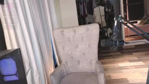 Greyslopez online show from October 24, 2025, 8:38 pm