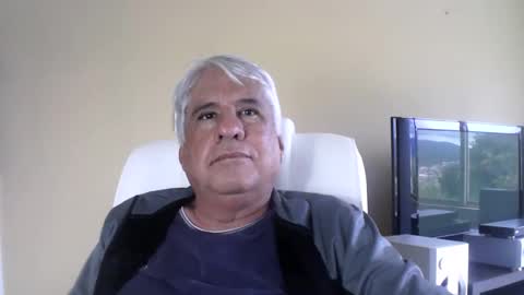 Snapshot of grisa01 chatting on May 19, 2026, 1:39 pm grisa01 online show from May 19, 2026, 1:39 pm