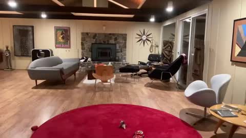 groovycouvie online show from February 18, 2025, 2:38 am