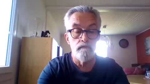 Snapshot of grybear60 chatting on May 7, 2026, 12:10 pm Grybear online show from May 7, 2026, 12:10 pm