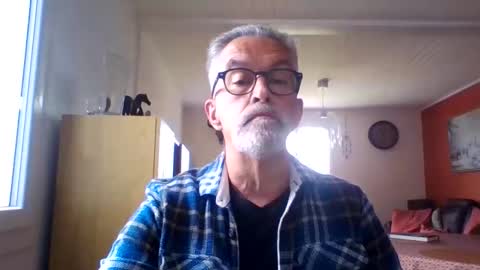 Snapshot of grybear60 chatting on May 10, 2026, 10:53 am Grybear online show from May 10, 2026, 10:53 am
