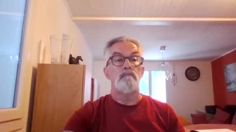 Snapshot of grybear60 chatting on June 1, 2026, 8:05 am Grybear online show from June 1, 2026, 8:05 am